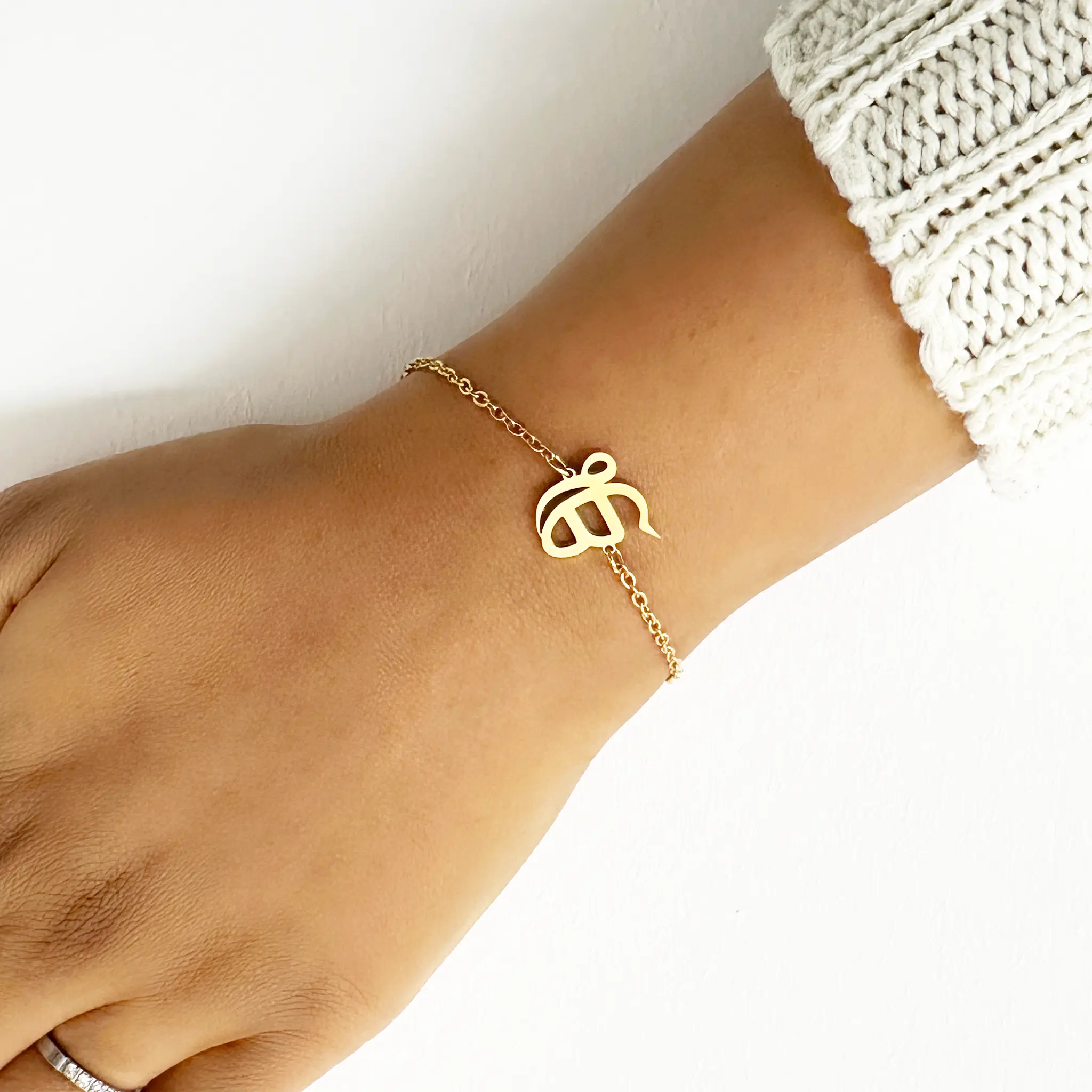 Bracelet Ik Onkar Gold person