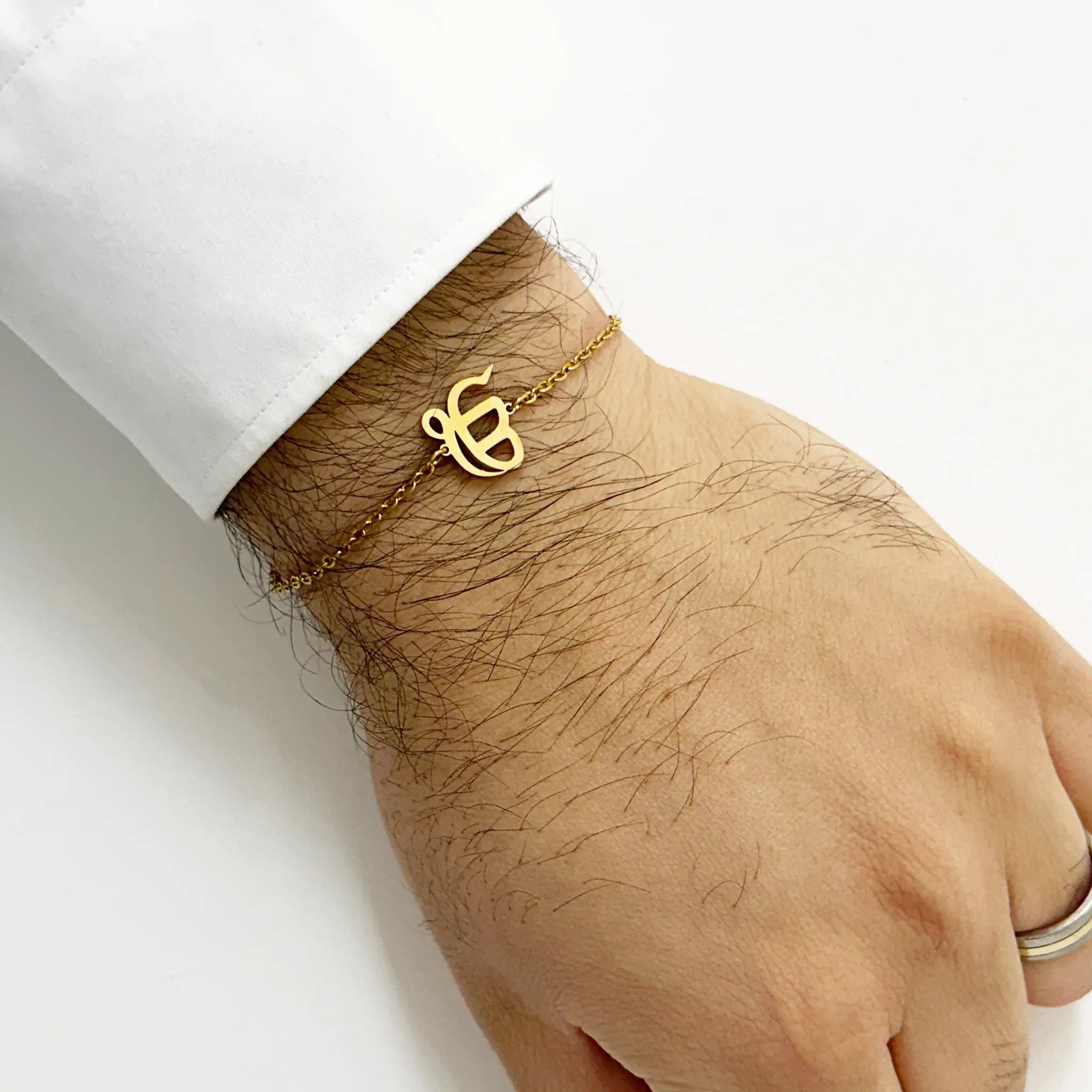 Bracelet Ik Onkar Gold person2