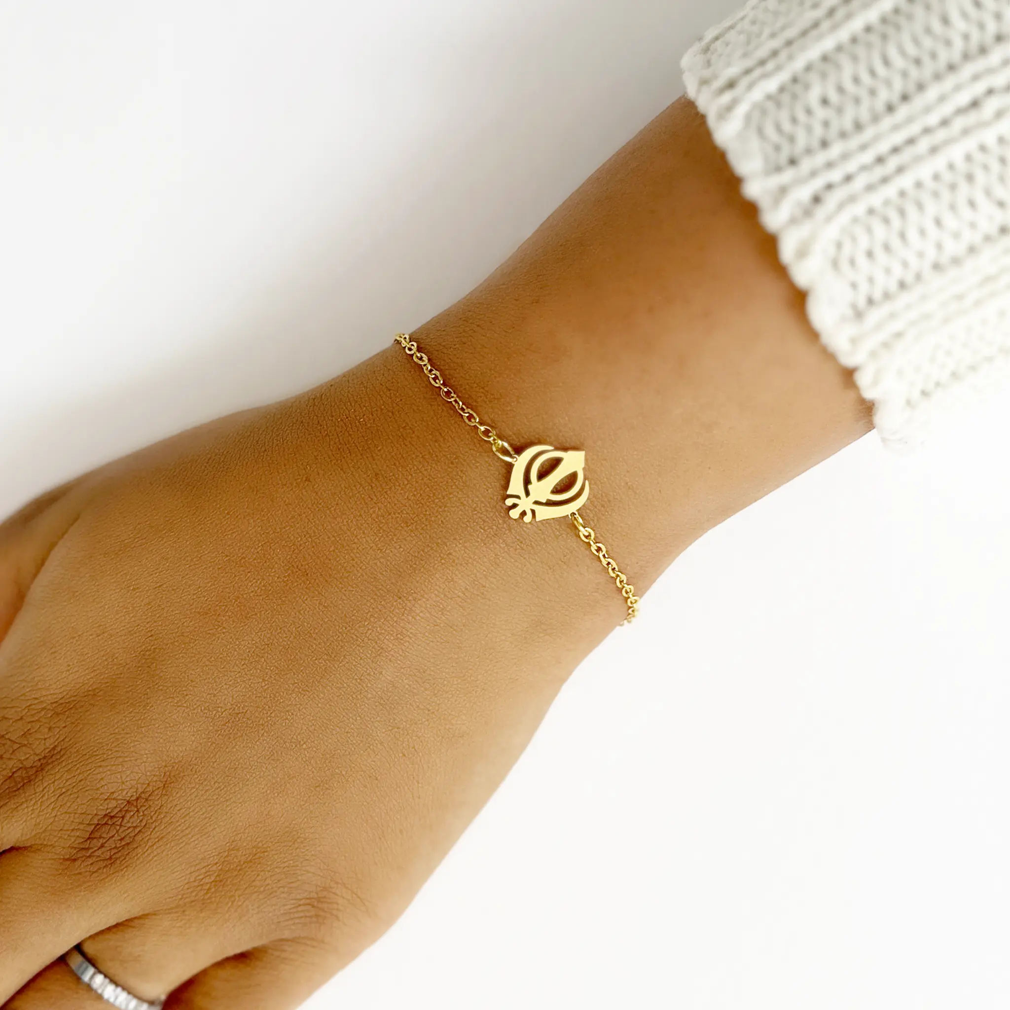 Bracelet Khanda Gold person