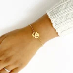 Bracelet Om Gold Person