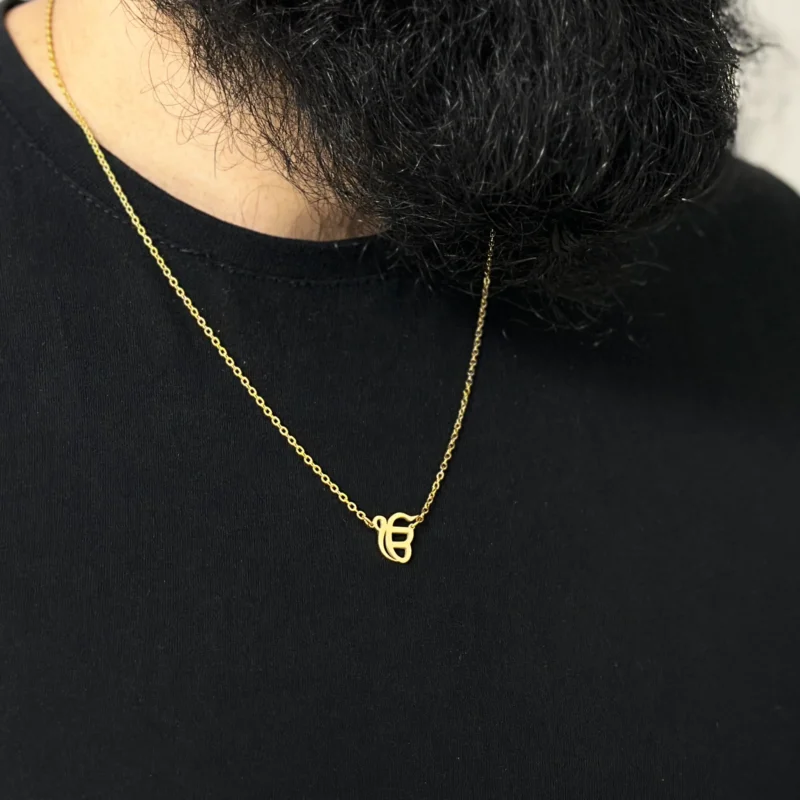 Chain Ik Onkar gold person2
