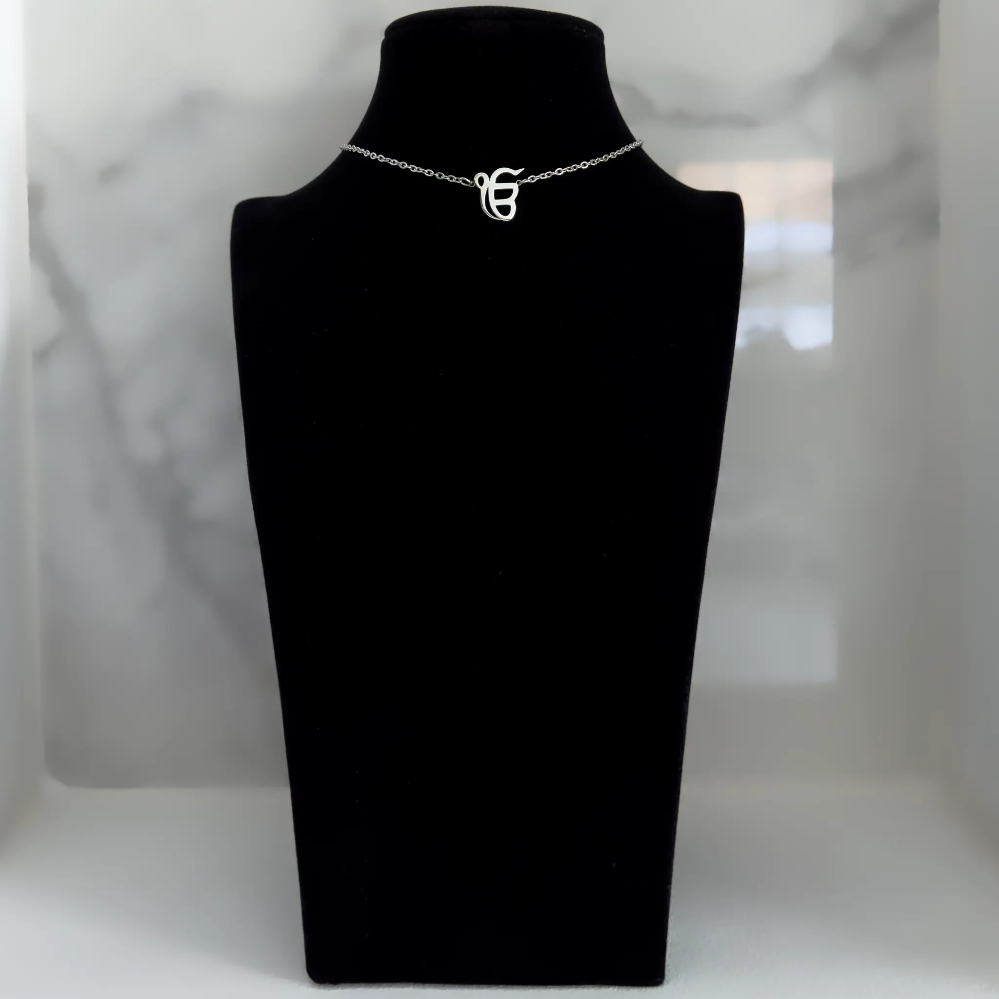 Chain Ik Onkar silver figure short front