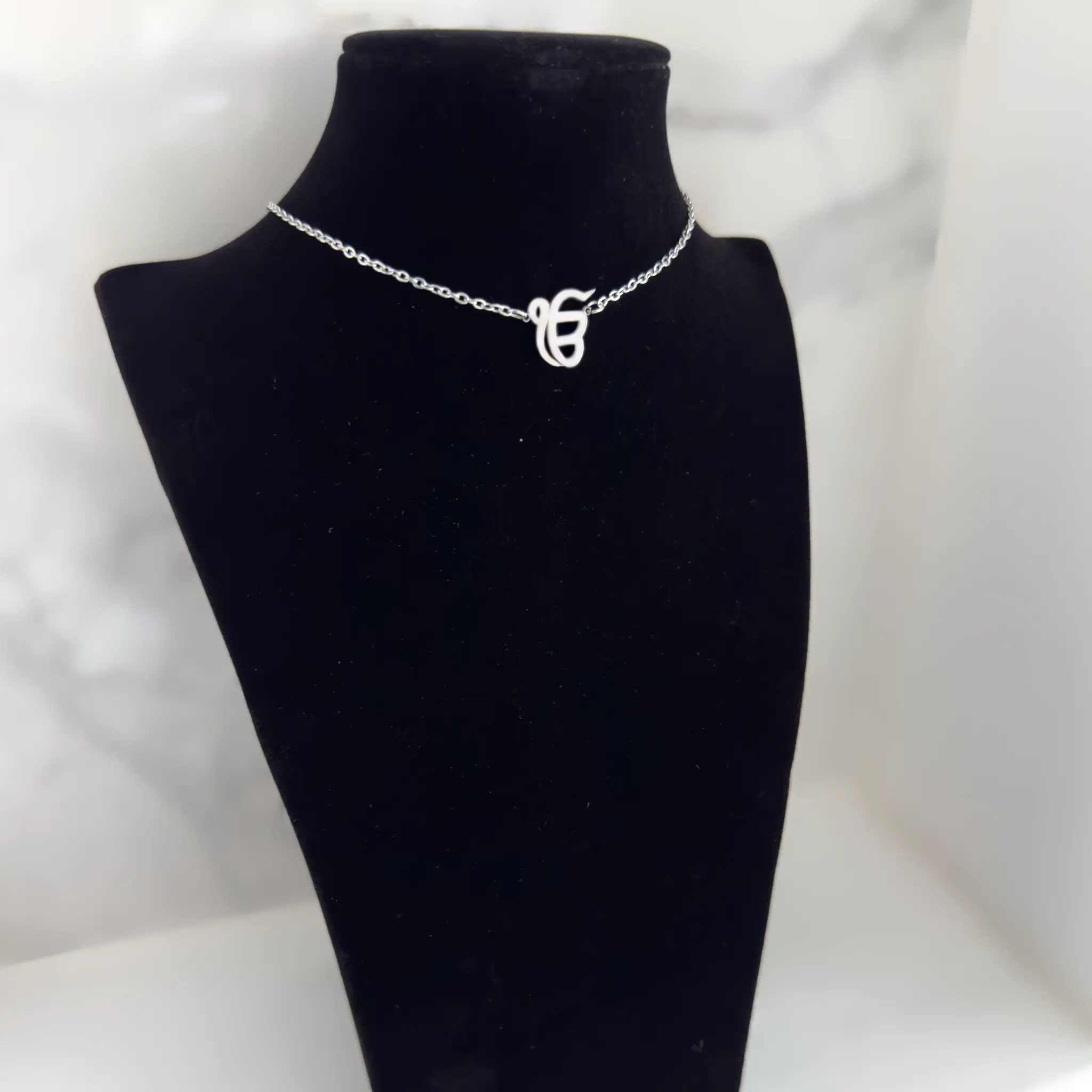 Chain Ik Onkar silver figure short left