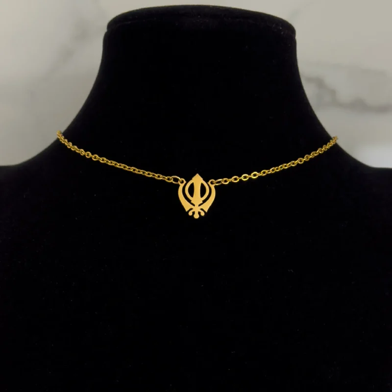 Chain Khanda gold zoomed