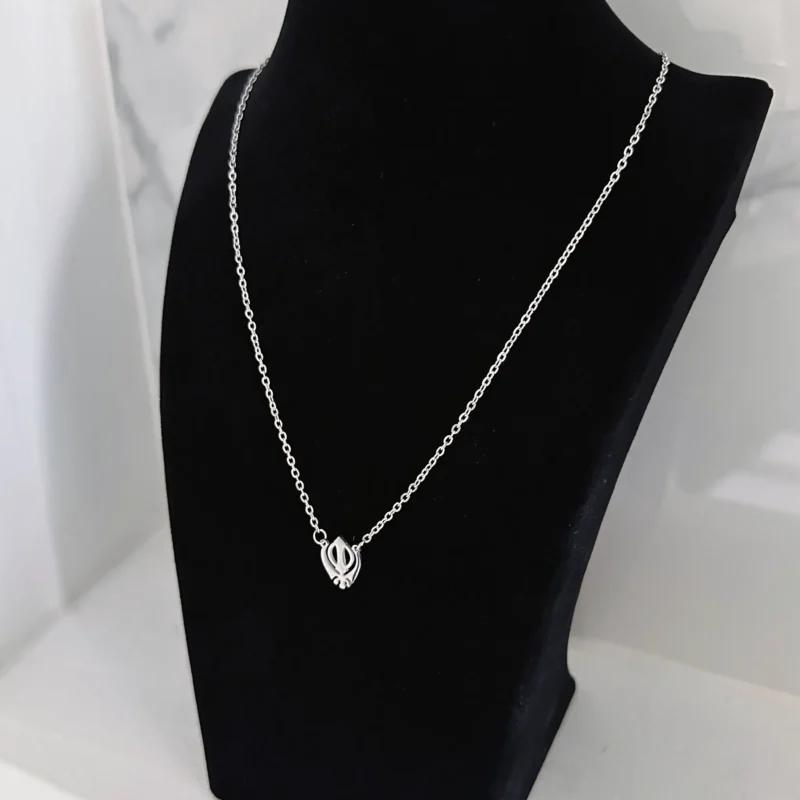 Chain Khanda silver figure long right