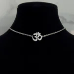 Chain Om silver figure zoomed