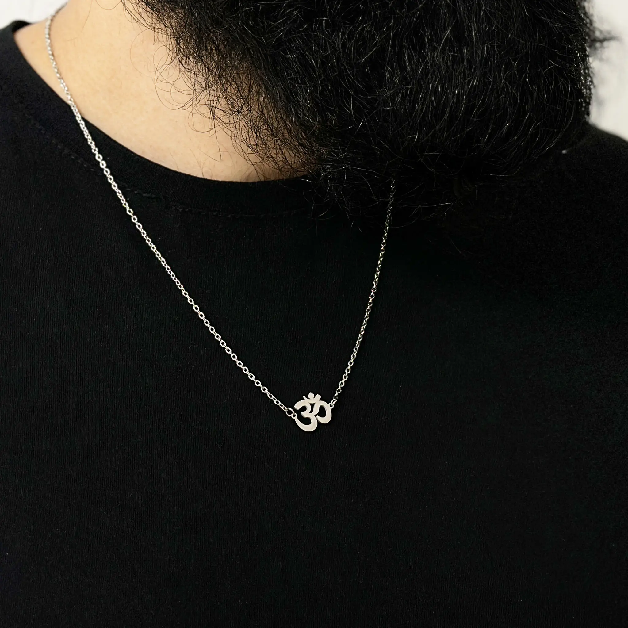 Chain Om silver person2